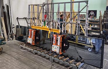 Вакуумные захваты Arlifter на траверсе